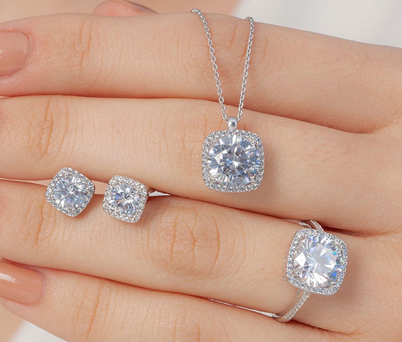 How To Work With Influencers To Sell Your Handmade Jewellery How To Work With Influencers To Sell Your Handmade Jewellery